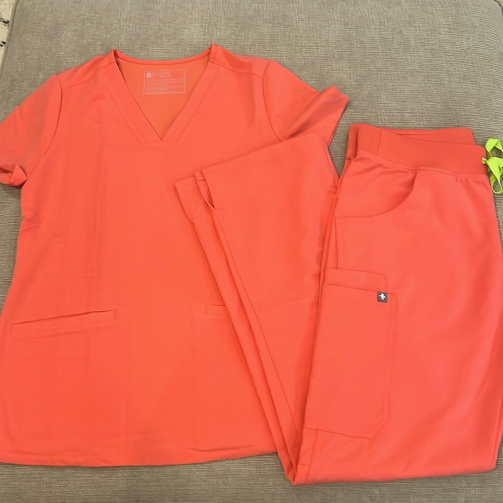 Figs Scrub Set in Hot Coral, PO #1758